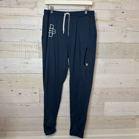 Vuori Men's Sunday Performance Jogger in the color Ink Heather or Navy Blue - Picture 5 of 13